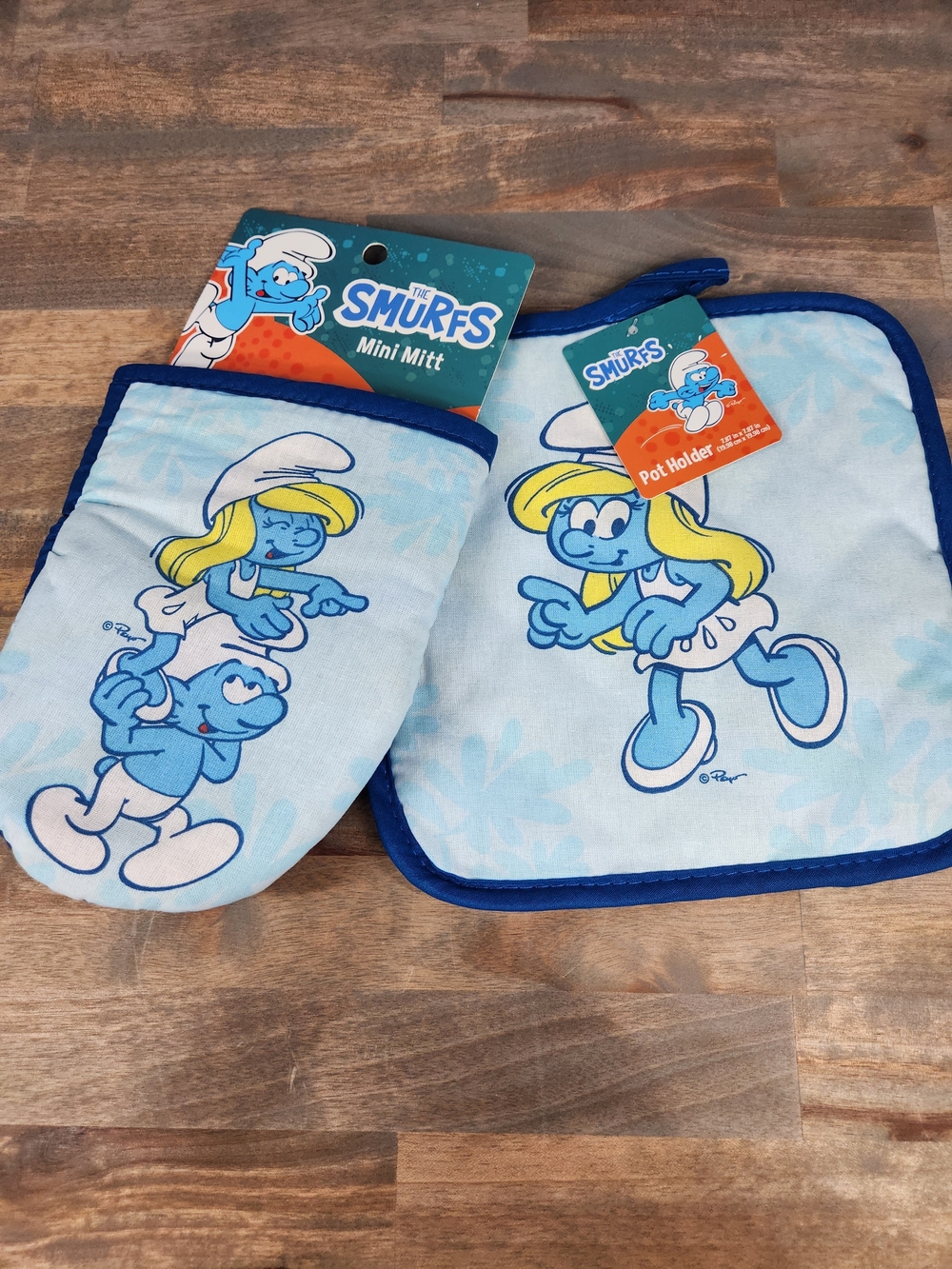 Smurfs Blue Oven Mitt and Pot Holder Set - Smurfette Design